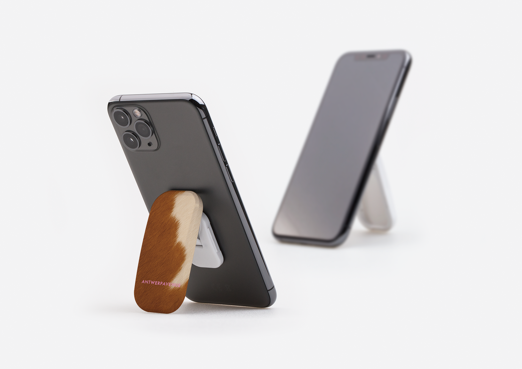 Chestnut Rodeo - Stick-on Phone Holder